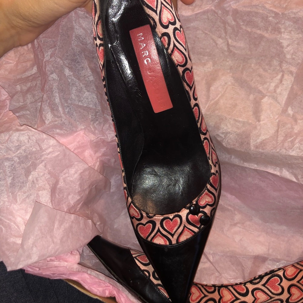 marc jacobs pink black heart print heels